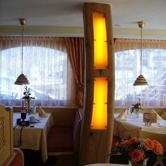 Lichts&auml;ule&comma; Eiche &plus; Plexiglas