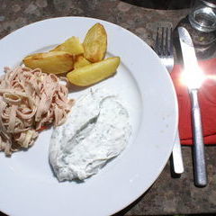 Samstag Mittag: Hauptspeise Badisch Dreierlei - Elsässer Wurstsalat, Brägele und Kräuterquark