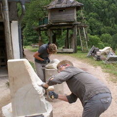 Und weiter wird an den Steinen gearbeitet