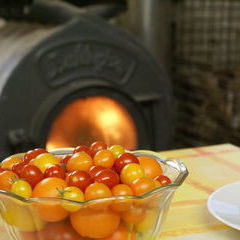 Freitag Abend, ein Abend bei Feuer und frischen Tomaten - ein Abend im August