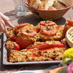 Samstag Mittag: Gefüllte Paprika und Tomaten