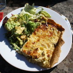 Sonntag Mittag: Lauchtarte mit Salat