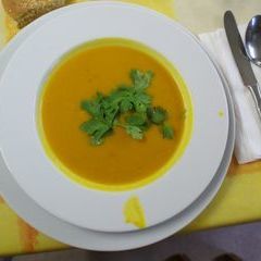 Sonntag Mittag - heiße Curry-Ingwer Suppe zum Aufwärmen !
