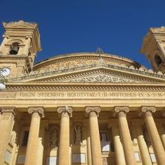 Ein letzter Stopp auf dem Weg zum Flughafen an der Kathedrale von Mosta