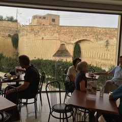 Panoramabistro im Museum mit Blick auf die Steinbruchwände