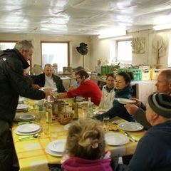 Mittagessen im Atelier, draußen wütet der Wintereinbruch !