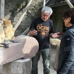 Erste Besprechungen über den Beginn der Arbeit am Stein am Freitag Nachmittag