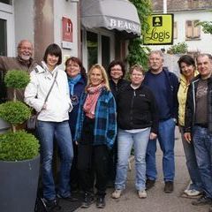 Vor dem Restaurant Beauséjour in Colmar