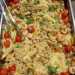 Spaghetti an Garnelen mit gedünstetem Gemüse am Sonntag als Hauptgericht