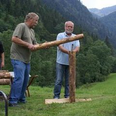 Die Holzackerbuan kümmern sich ums Feuer ;-)