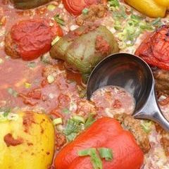 Sonntag Mittag: Gefüllte Paprika und Tomaten mit Hackfleisch und Basmatireis