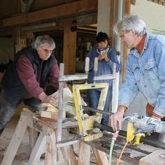 Viele Löcher mussten für die Befestigungen gebohrt werden